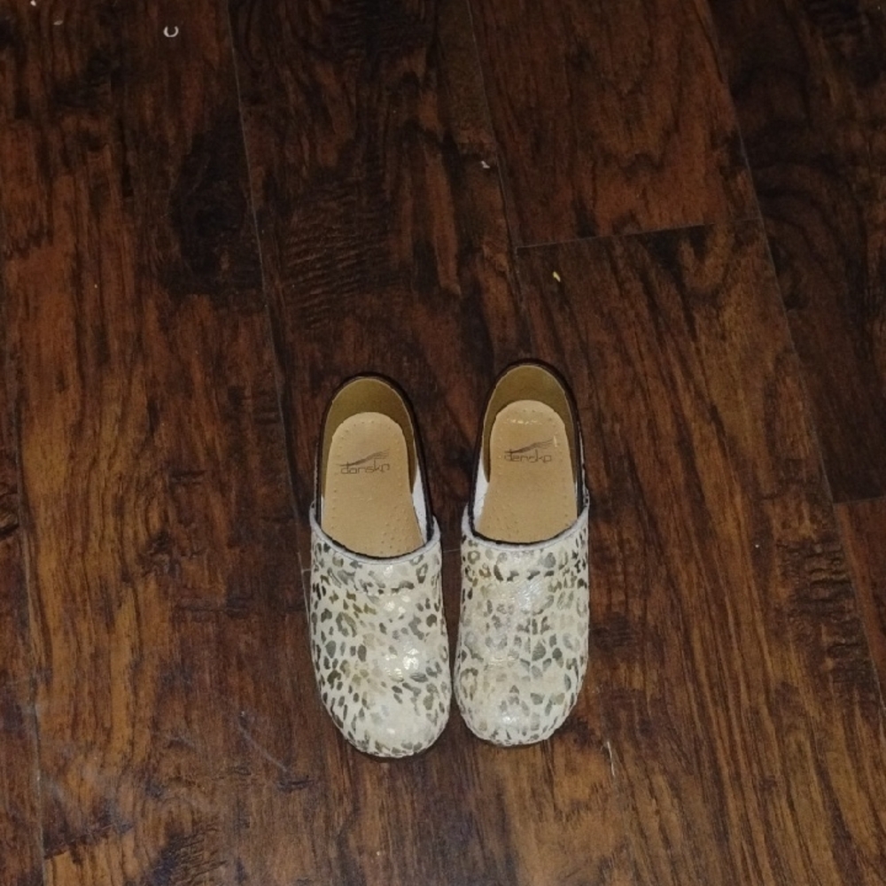 Leopard Print Clogs - Picture 1 of 7